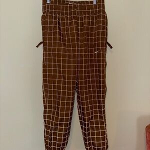 Nike reflective grid wind pants